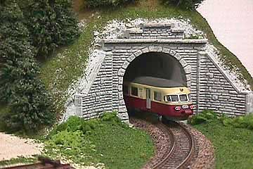 Blick von aussen auf den Zug